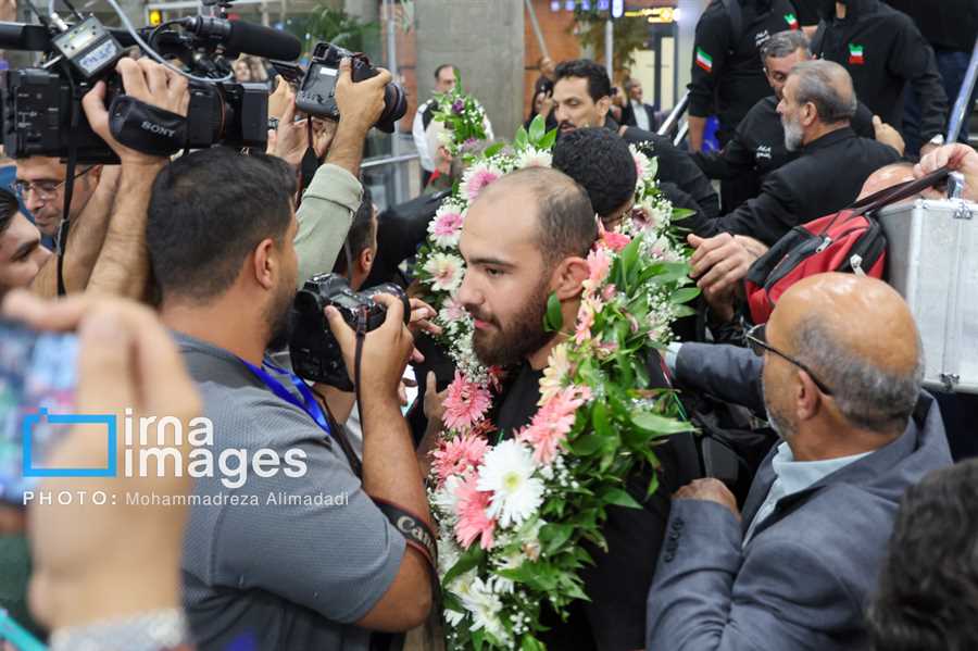 کشتی‌گیران ملی‌پوش سفیران عزت ایران هستند